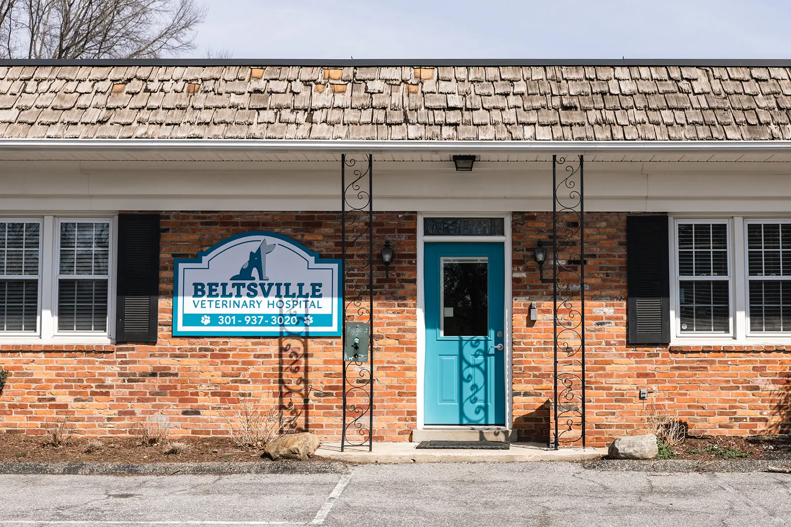 Entrance of Beltsville Veterinary Hospital in Beltsville, MD.